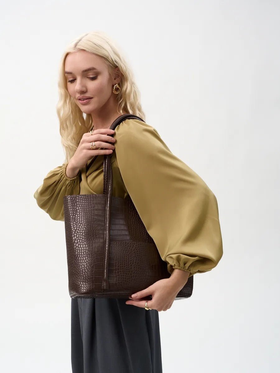 Sac à main cabas texturé, grand format, porté épaule, intérieur suédine, bouton magnétique, poche extérieure, modèle Placidie - Sac à main - Café