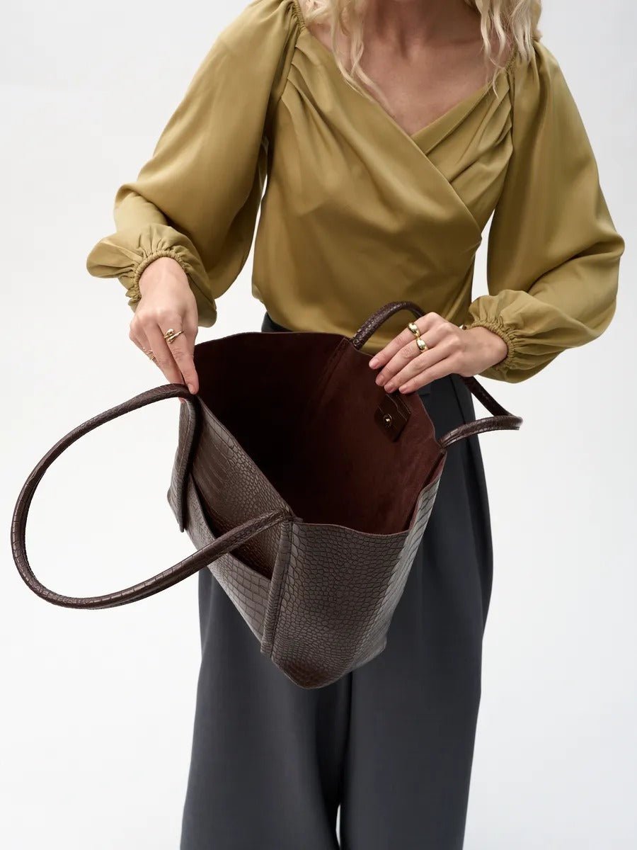 Sac à main cabas texturé, grand format, porté épaule, intérieur suédine, bouton magnétique, poche extérieure, modèle Placidie - Sac à main - Café
