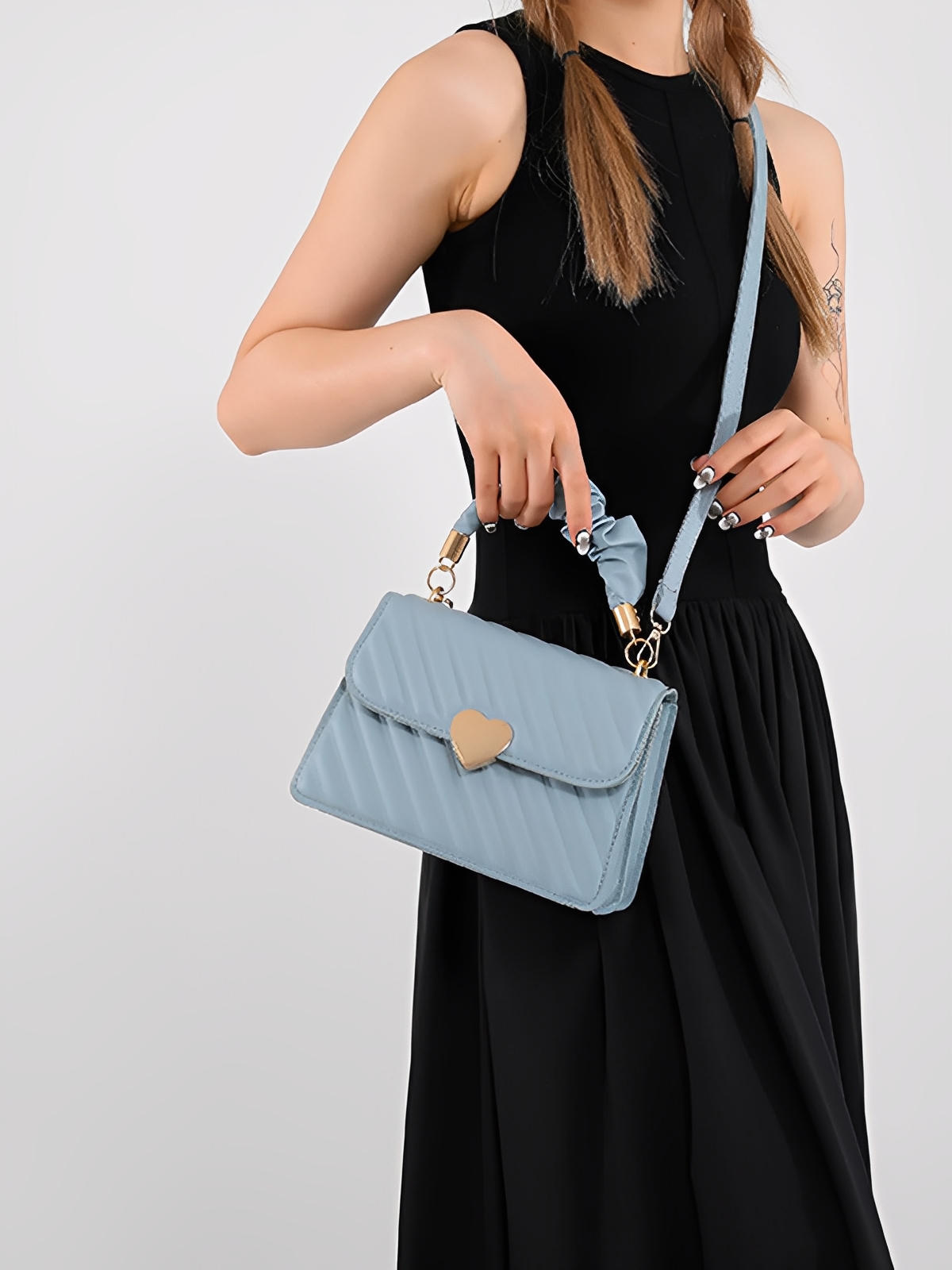 Sac à main cœur, bandoulière amovible, porté main, forme rectangulaire, simili vegan matelassé, modèle Solange - Sac à main - Bleu