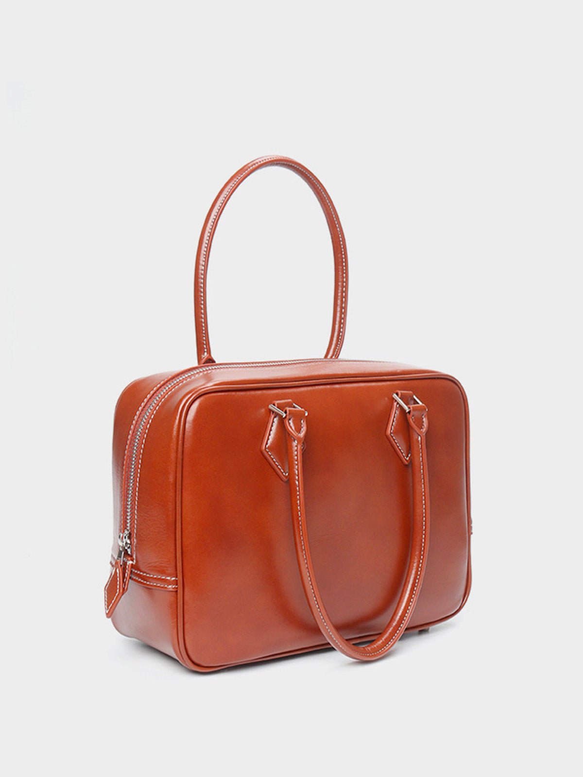 Sac à main cuir rigide femme, sac boston petite taille, sac bandoulière forme boxy, sac carré tendance, sac porté main chic, modèle Aure - Sac à main - Cognac