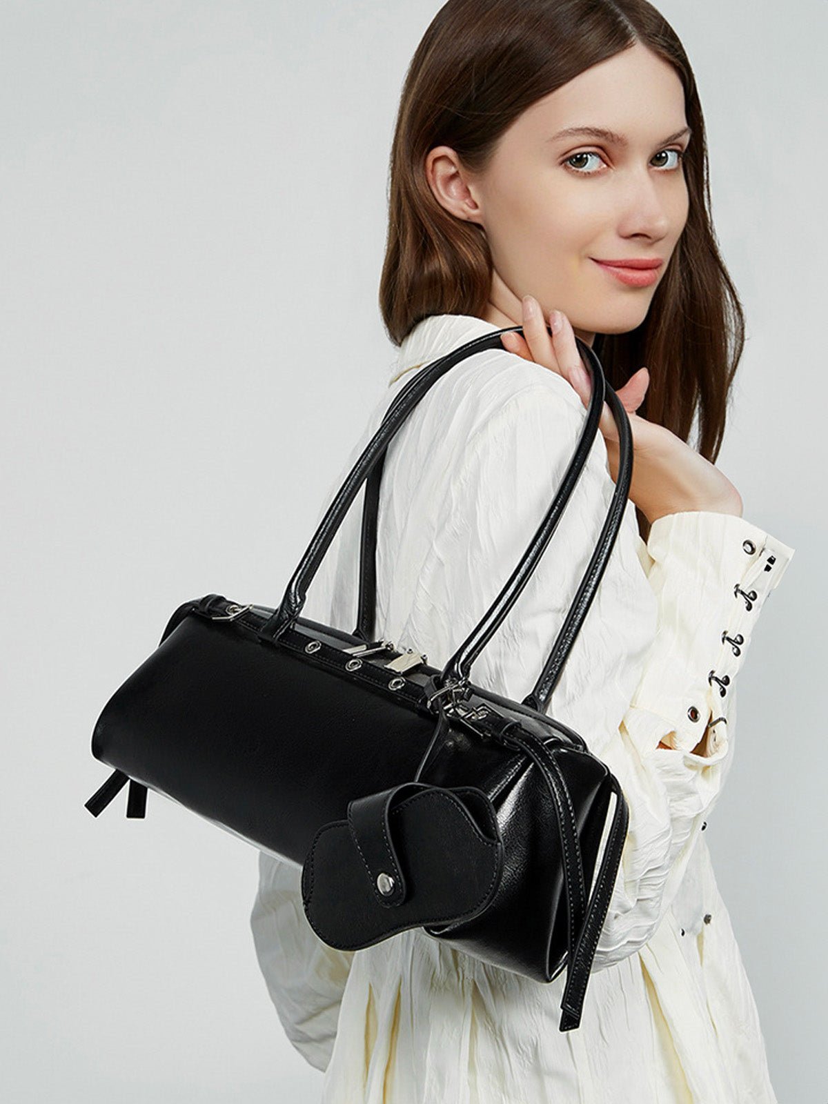 Sac à main en cuir femme, sac à main bandoulière épaule, sac baguette rétro tendance, grand format quotidien, poche extérieure pratique, modèle Isane - Sac à main - Noir