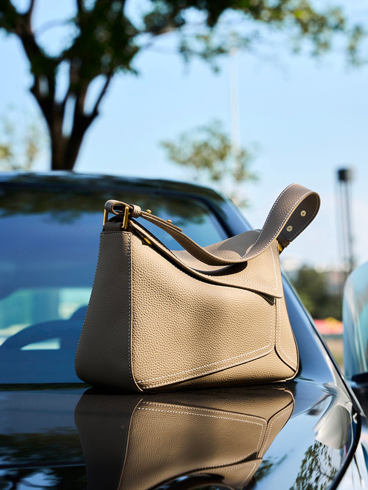 Sac à main en cuir femme, sac porté épaule, sac porté main, idéal pour le quotidien, sac à rabat chic, sac de ville spacieux, modèle Bérisse - Sac à main - Beige