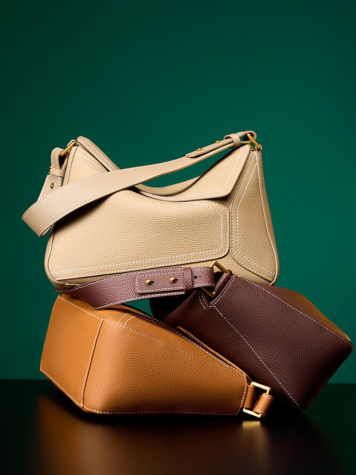 Sac à main en cuir femme, sac porté épaule, sac porté main, idéal pour le quotidien, sac à rabat chic, sac de ville spacieux, modèle Bérisse - Sac à main - Beige