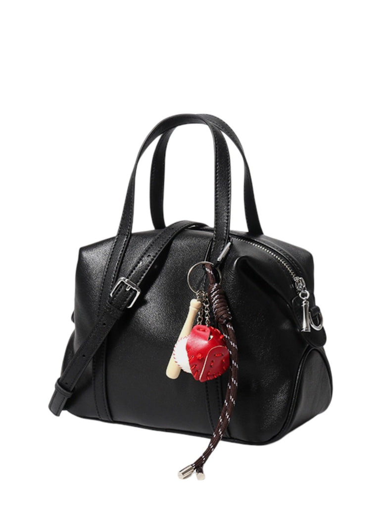 Sac a main en cuir femme, sac tendance avec charms baseball, sac bandoulière marron, sac chic école, modèle Victorine - Sac à main - Noir