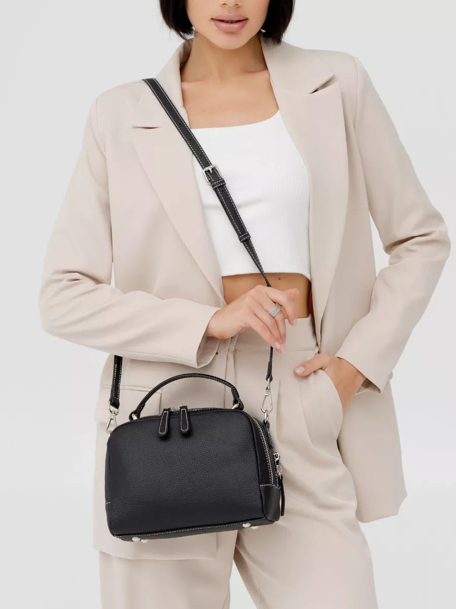 Sac à main en cuir, petit format rigide, bandoulière réglable, compartiments zippés, style urbain, modèle Gravine - Sac à main - Noir