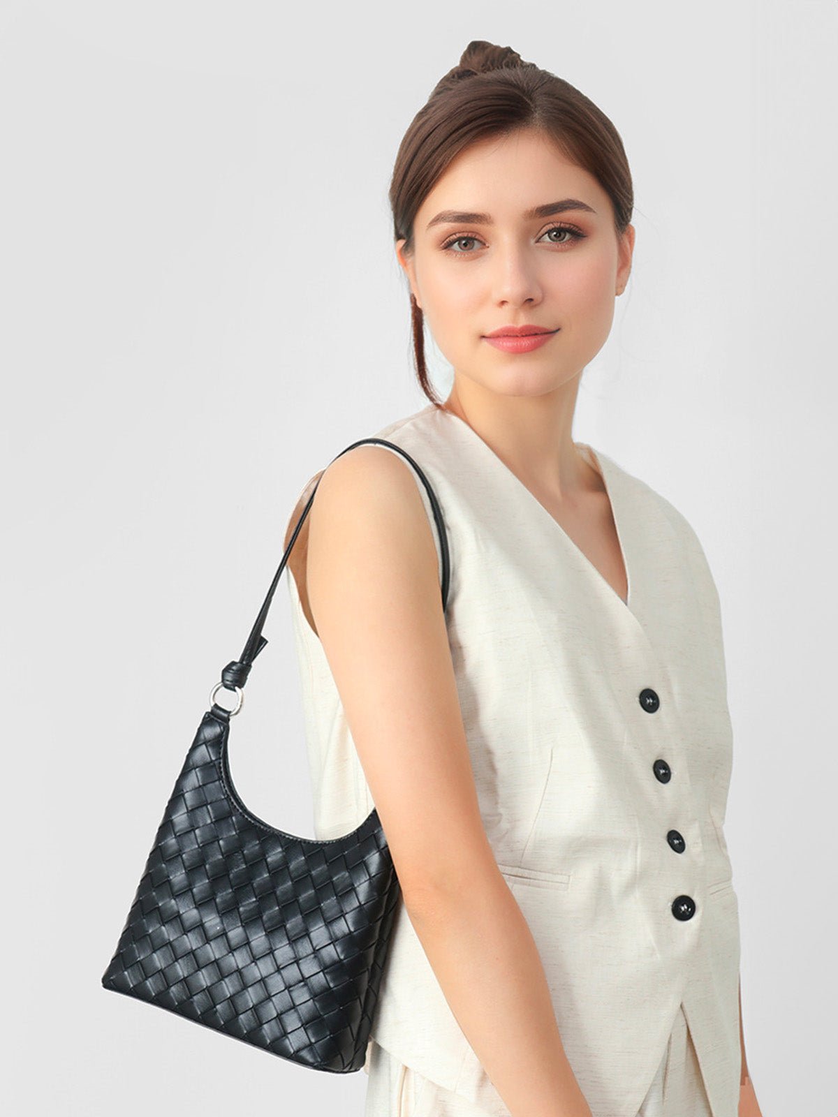 Sac à main épaule cuir tressé, bandoulière réglable, format compact, fermeture magnétique, look minimaliste, modèle Jessica - Sac à main - Noir
