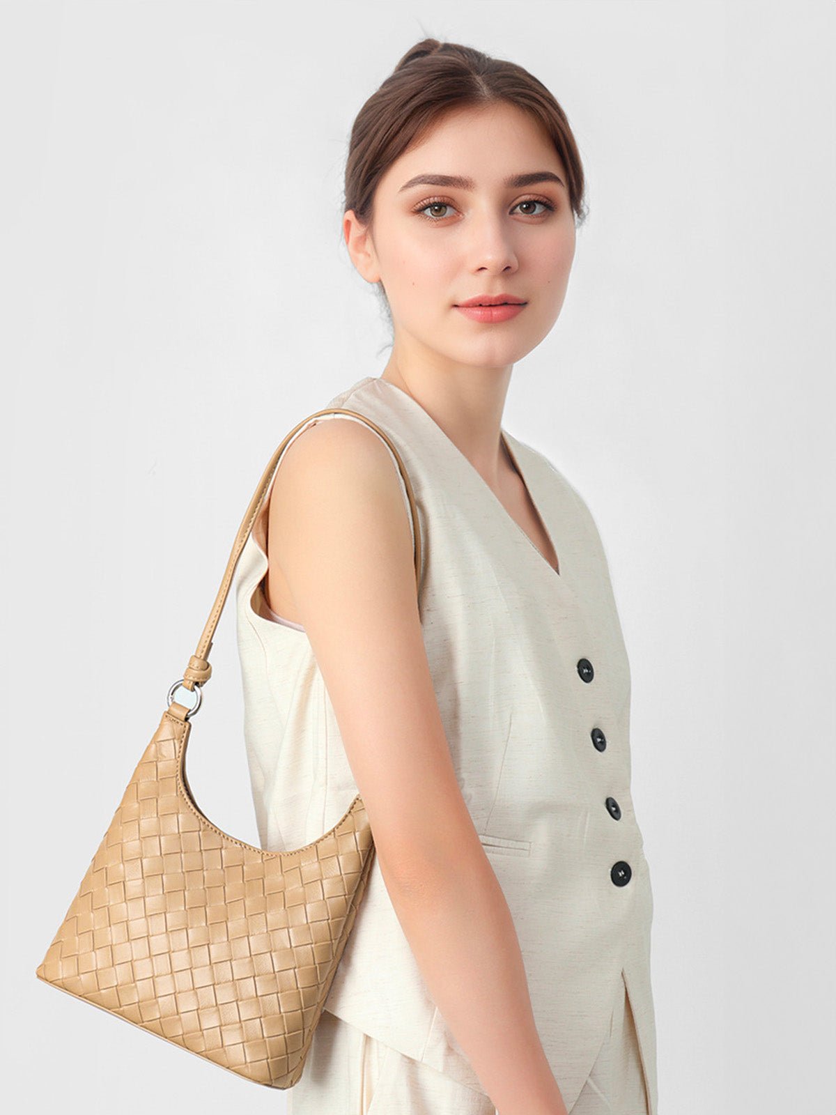 Sac à main épaule cuir tressé, bandoulière réglable, format compact, fermeture magnétique, look minimaliste, modèle Jessica - Sac à main - Beige