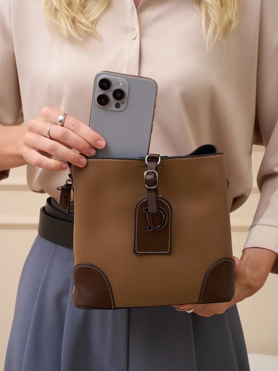 Sac à main femme "D" brillant métallisé, sac bandoulière, format seau, spacieux et organisé, idéal quotidien, modèle Djonia - Sac à main - Marron