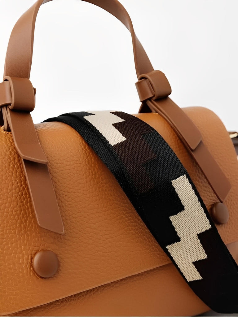 Sac à main femme en cuir, sac bandoulière tendance, petit sac porté main, chic et moderne, modèle Parvati - Sac à main - Camel