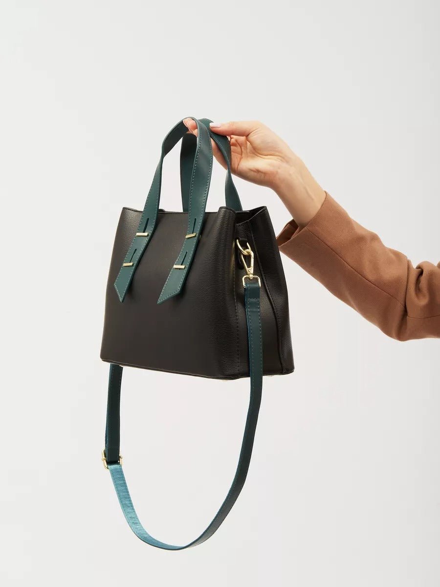 Sac à main femme, sac bandoulière, sac trapèze, moyen format, PU lisse, anse contrastée, sac chic ville, modèle Agapite - Sac à main - Noir