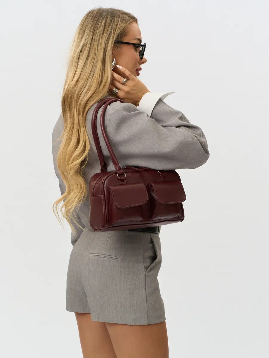 Sac à main, forme rectangulaire, avec poches frontales, simili vegan lisse, porté épaule ou main, chic soirée, modèle Syre - Sac à main - Bordeaux