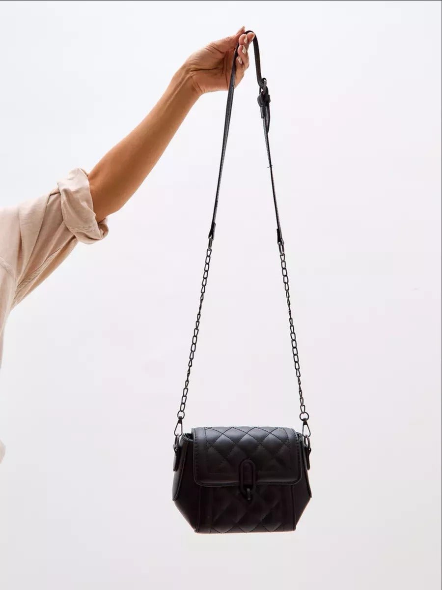 Sac à main matelassé femme, chaîne métal, porté épaule, simili vegan, style tendance, fermeture sécurisée, modèle Lucresse - Sac à main - Noir
