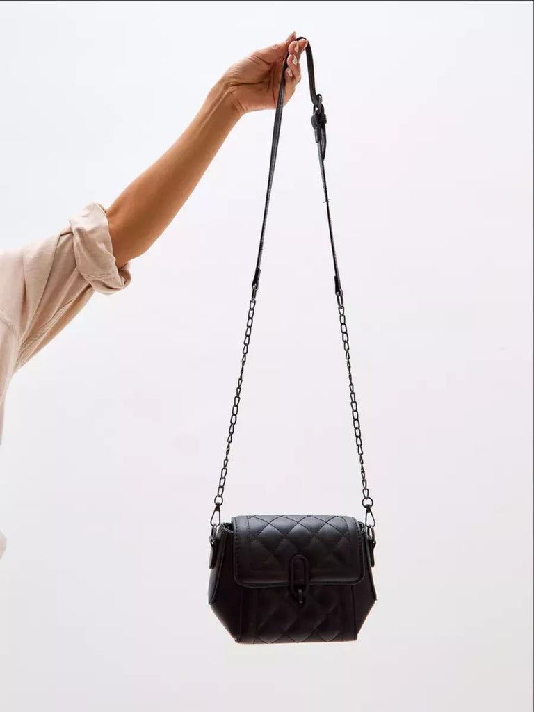 Sac à main matelassé femme, chaîne métal, porté épaule, simili vegan, style tendance, fermeture sécurisée, modèle Lucresse - Sac à main - Noir