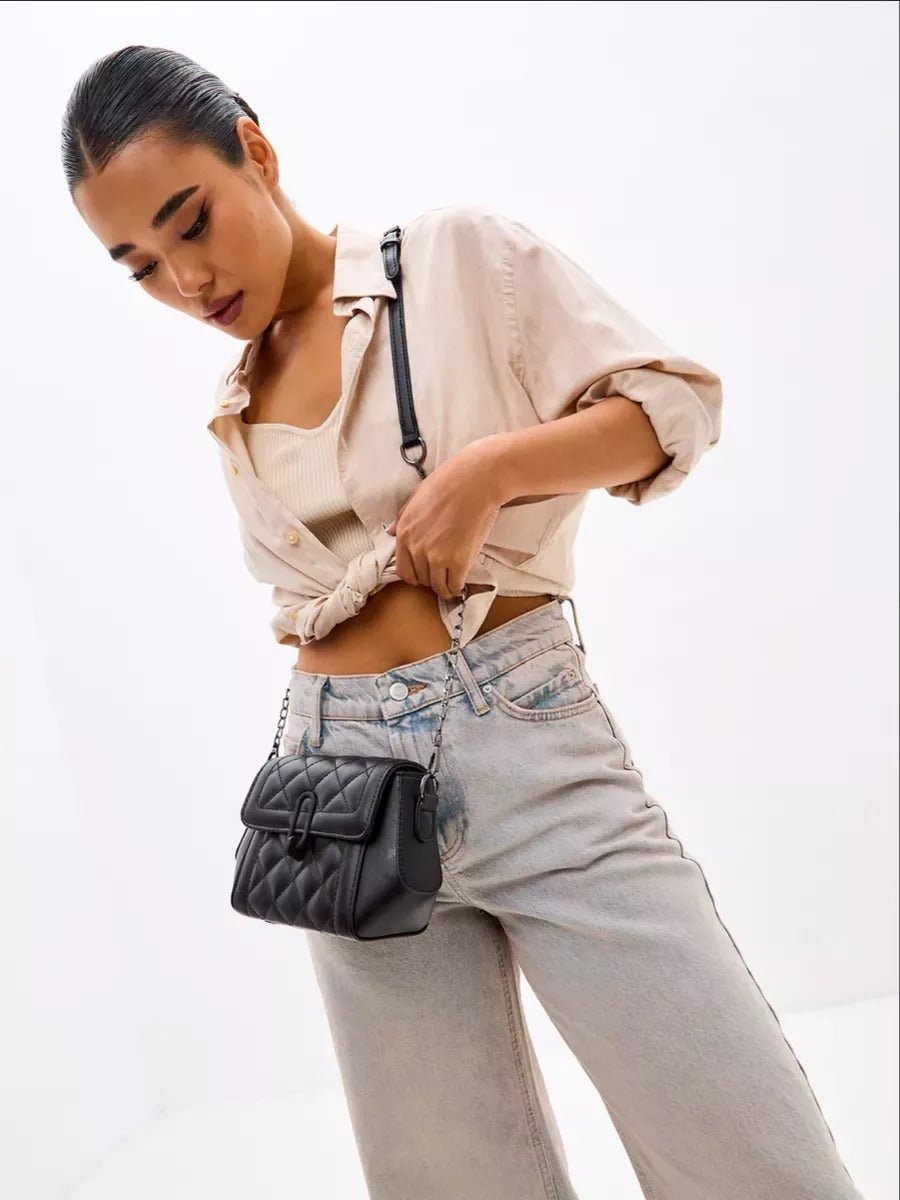 Sac à main matelassé femme, chaîne métal, porté épaule, simili vegan, style tendance, fermeture sécurisée, modèle Lucresse - Sac à main - Noir