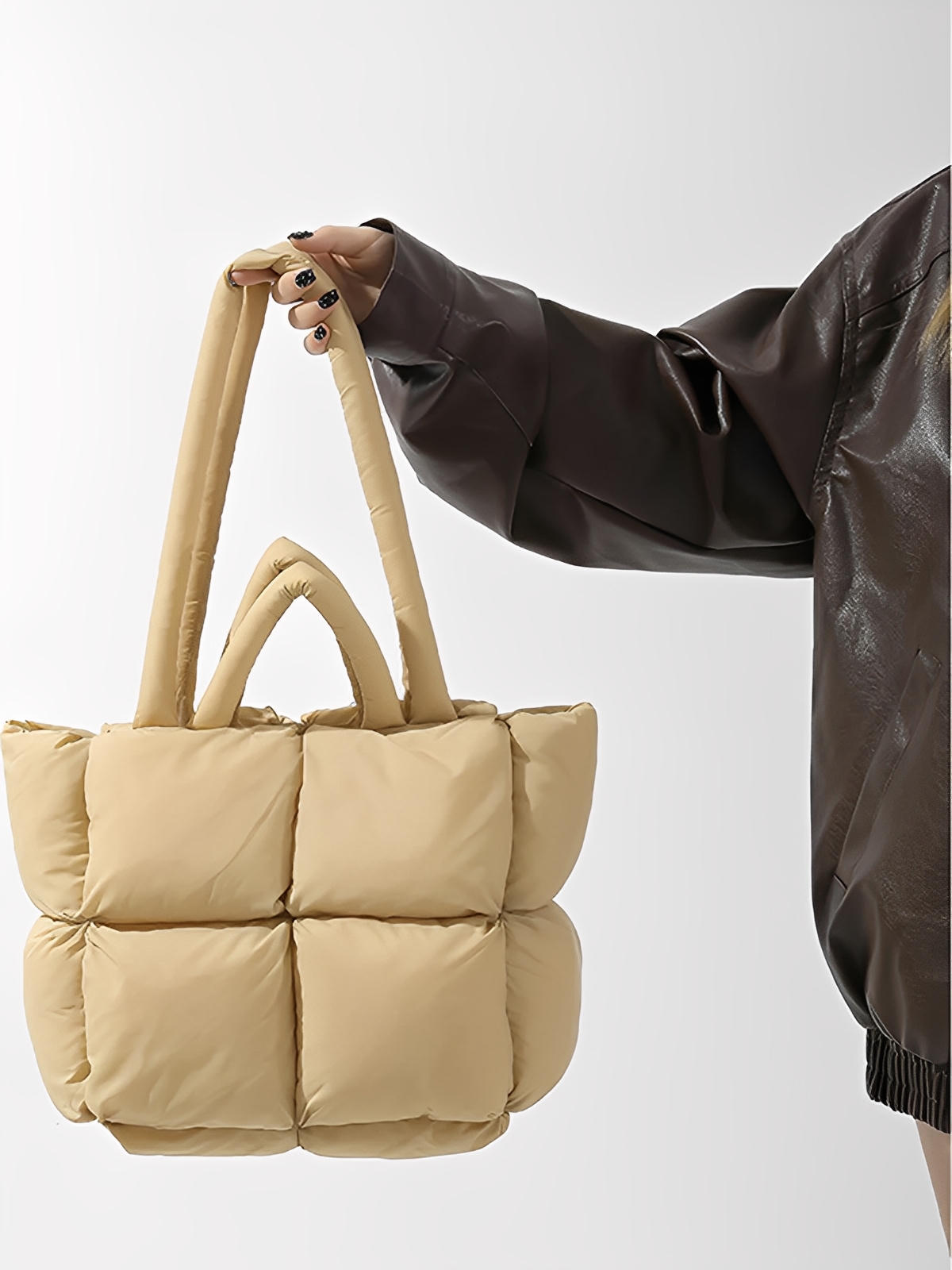 Sac à main matelassé oversize, sac cabas doudoune, fourré léger, sac épaule mode, sac shopping rembourré, modèle Solann - Sac à main - Beige