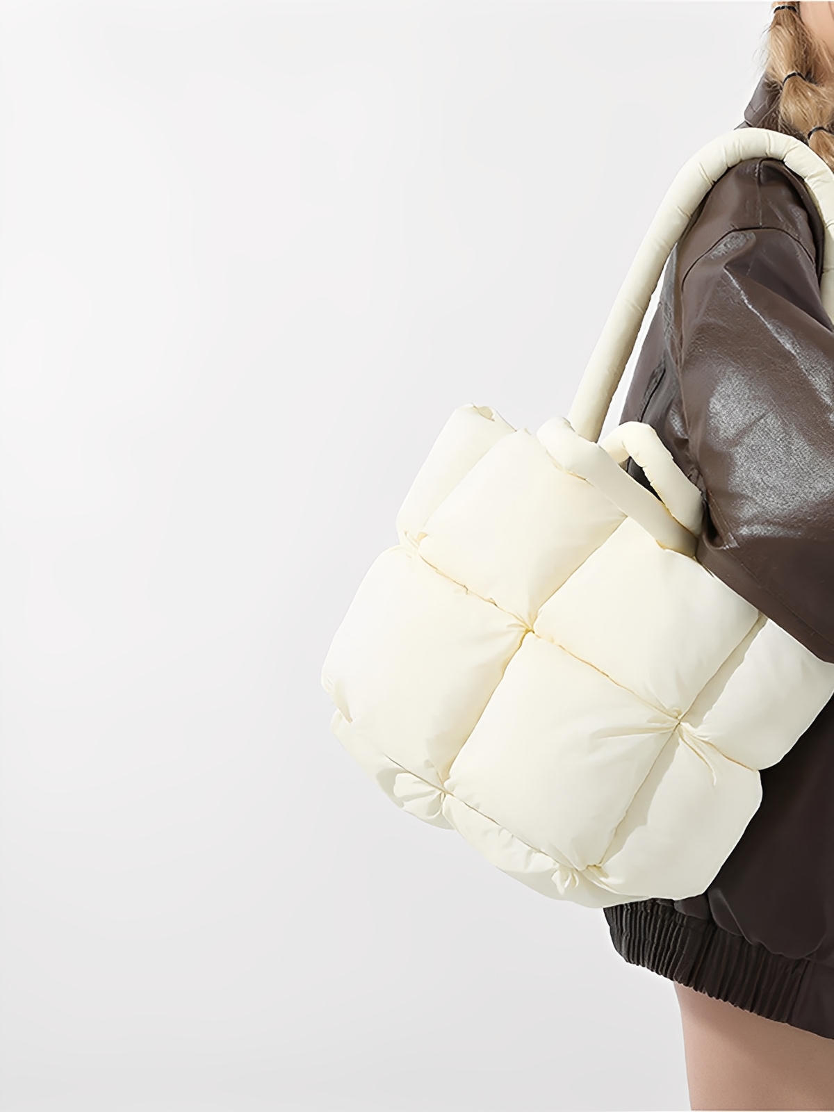Sac à main matelassé oversize, sac cabas doudoune, fourré léger, sac épaule mode, sac shopping rembourré, modèle Solann - Sac à main - Blanc