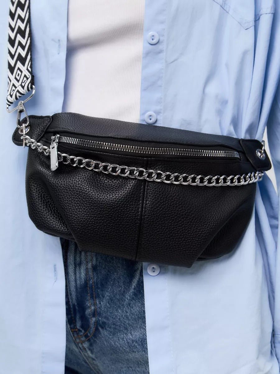 Sac banane femme simili vegan grainé, bandoulière réglable, chaîne métal, pochette zippée, sac porté épaule, modèle Hawise - Sacoche - Noir
