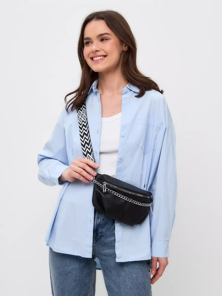 Sac banane femme simili vegan grainé, bandoulière réglable, chaîne métal, pochette zippée, sac porté épaule, modèle Hawise - Sacoche - Noir