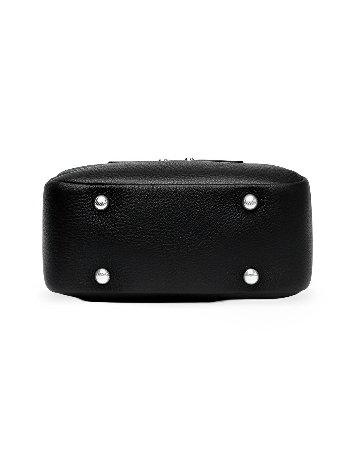 Sac bandoulière femme, en simili vegan véritable, format compact, design structuré, modèle Claudia - Sac Bandoulière - Noir