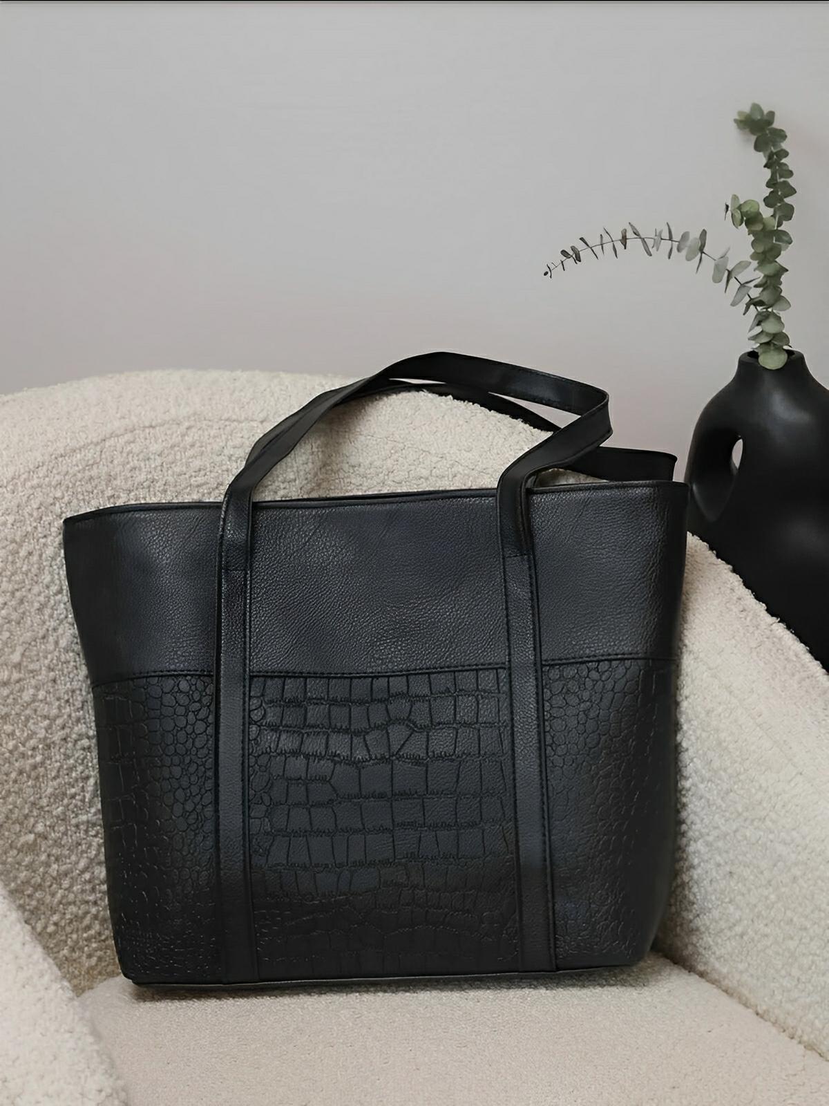 Sac bandoulière pour femme, sac noir smil vegan, grand format, fermeture éclair, porté épaule, modèle Pauline - Sac Bandoulière - Style 3