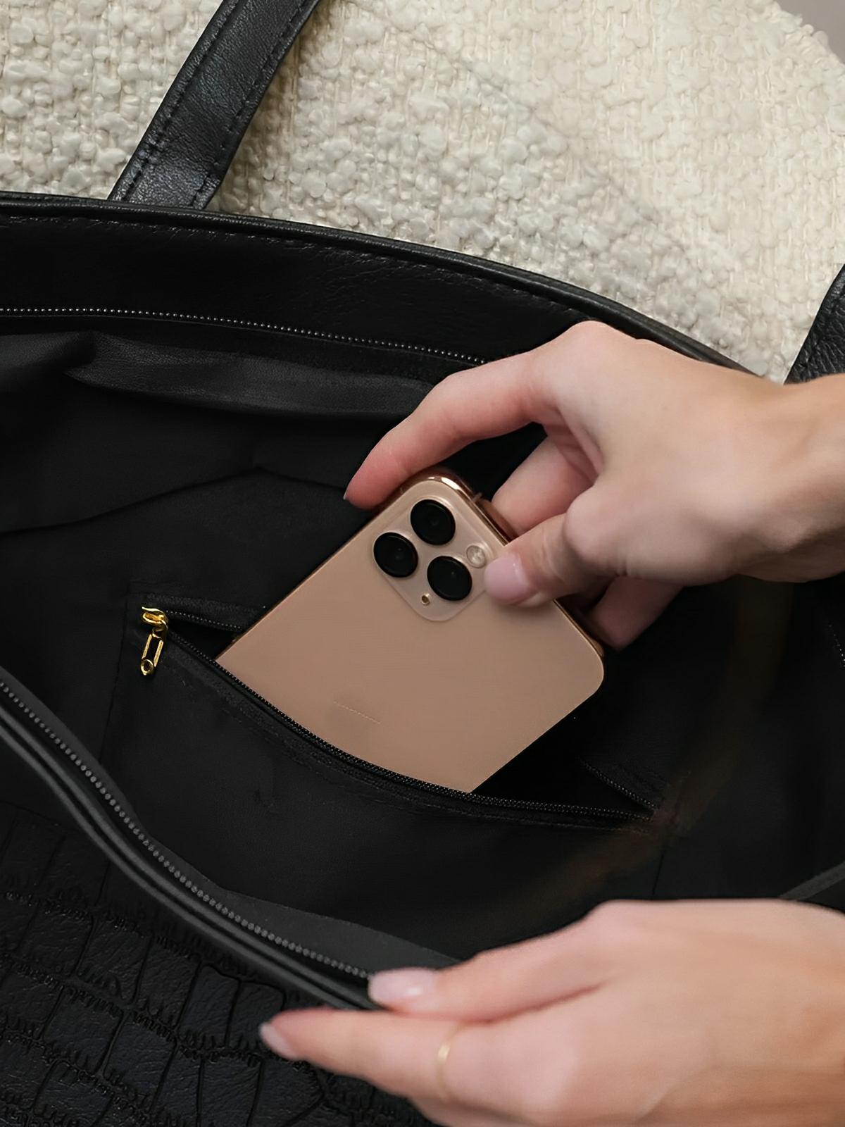 Sac bandoulière pour femme, sac noir smil vegan, grand format, fermeture éclair, porté épaule, modèle Pauline - Sac Bandoulière - Style 3
