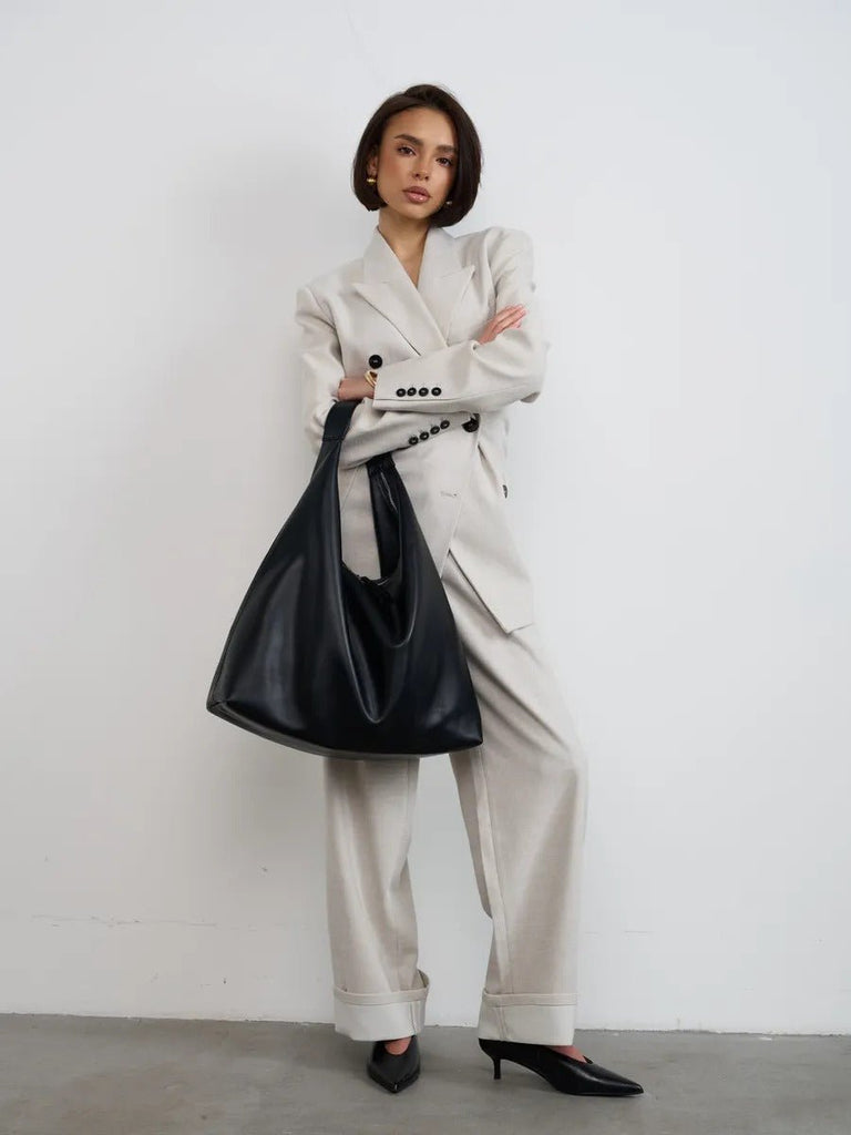 Sac cabas tendance femme, grand format, design minimaliste, simili vegan souple, usage quotidien, modèle Joanny - Sac Bandoulière - Noir