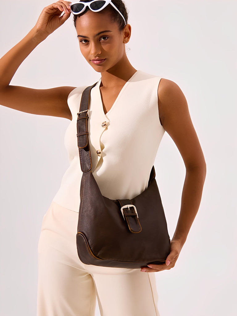 Sac hobo en simili vegan, style vintage, boucle métal, porté épaule confortable, modèle Aypia - Sac à main - Café