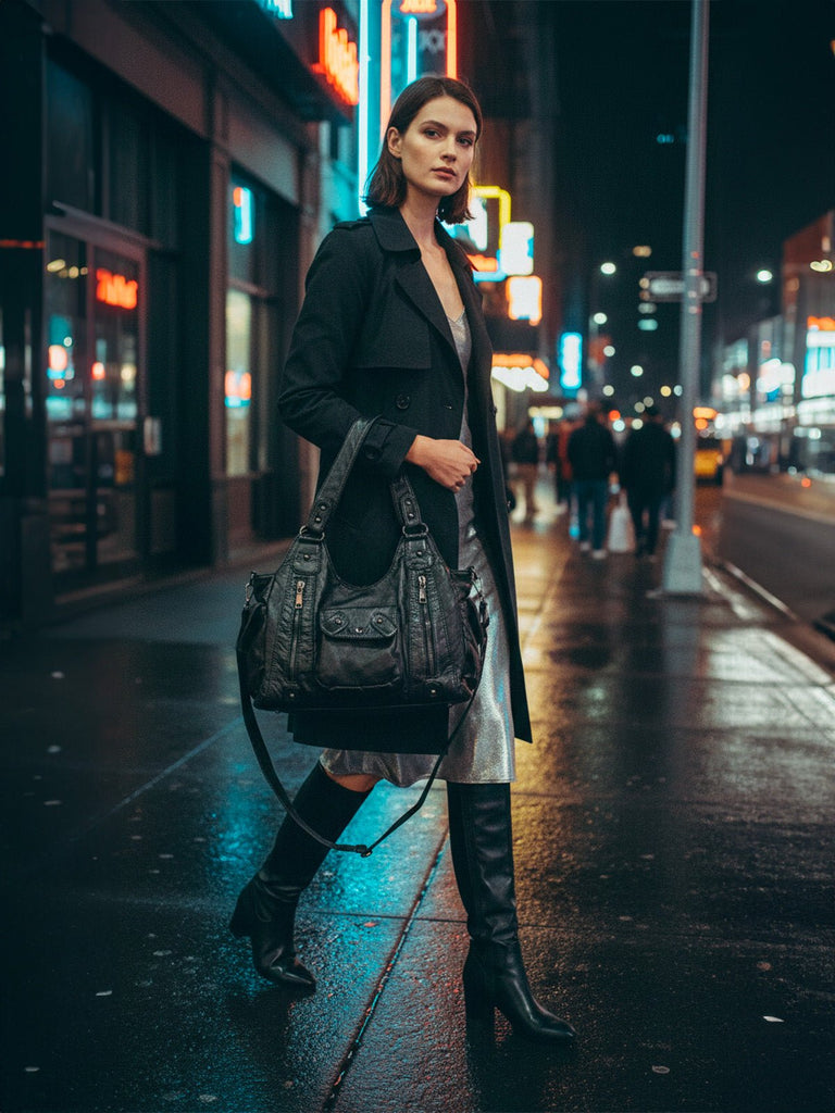 Sac noir femme multi - poches, grand format, porté main et épaule, style biker moderne, modèle Ritane - Sac à main - Noir