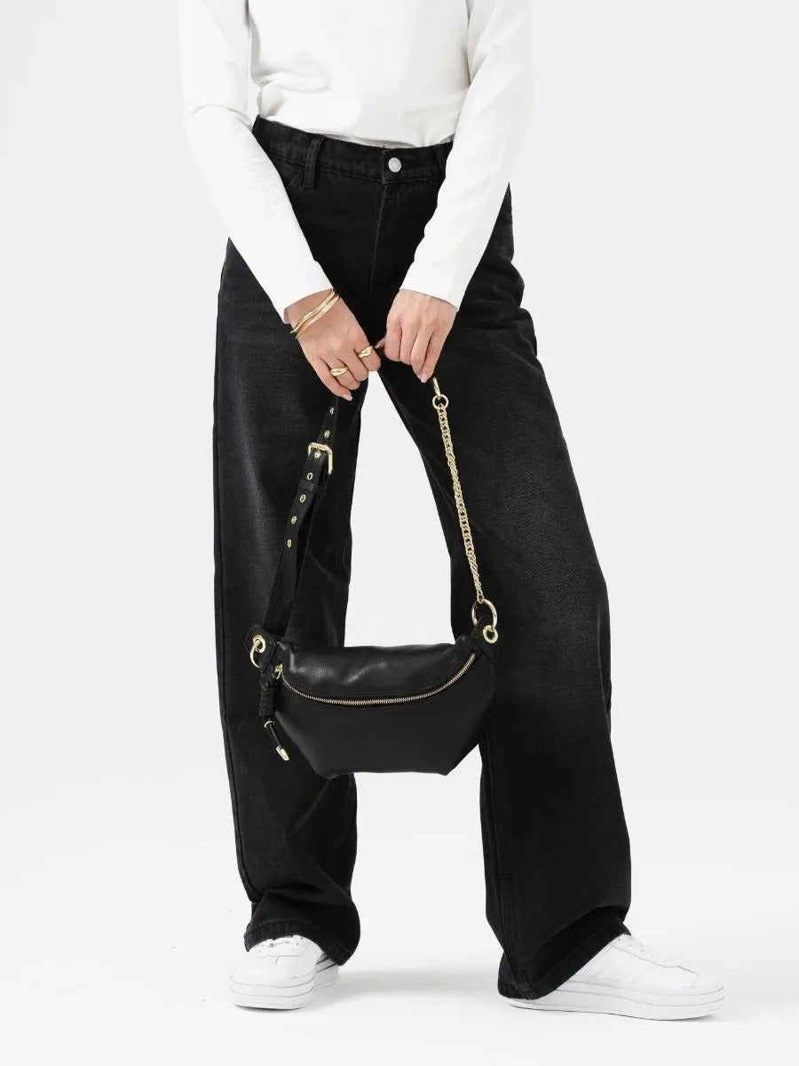 Sacoche banane en simili vegan, chaîne dorée, porté ceinture, sac moyen, fermeture éclair, modèle Sabina - Sacoche - Noir