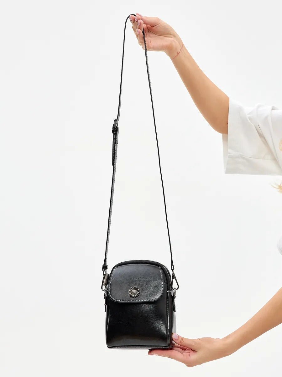 Sacoche bandoulière en cuir, sac porté épaule compact, sac téléphone aimanté, petit sac zippé femme, accessoire mode pratique, modèle Barbel - Sacoche - Noir