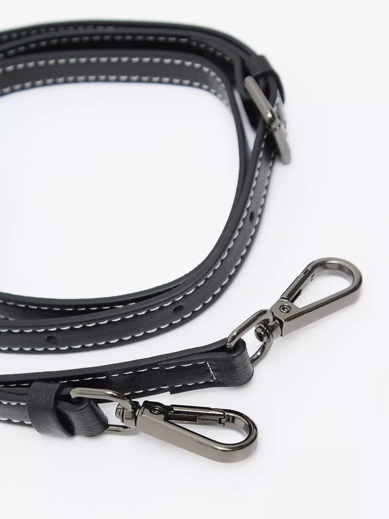 Sacoche bandoulière en cuir, sac porté épaule compact, sac téléphone aimanté, petit sac zippé femme, accessoire mode pratique, modèle Barbel - Sacoche - Noir