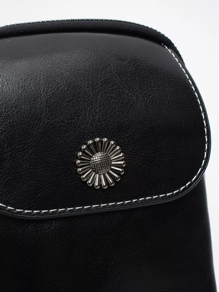 Sacoche bandoulière en cuir, sac porté épaule compact, sac téléphone aimanté, petit sac zippé femme, accessoire mode pratique, modèle Barbel - Sacoche - Noir