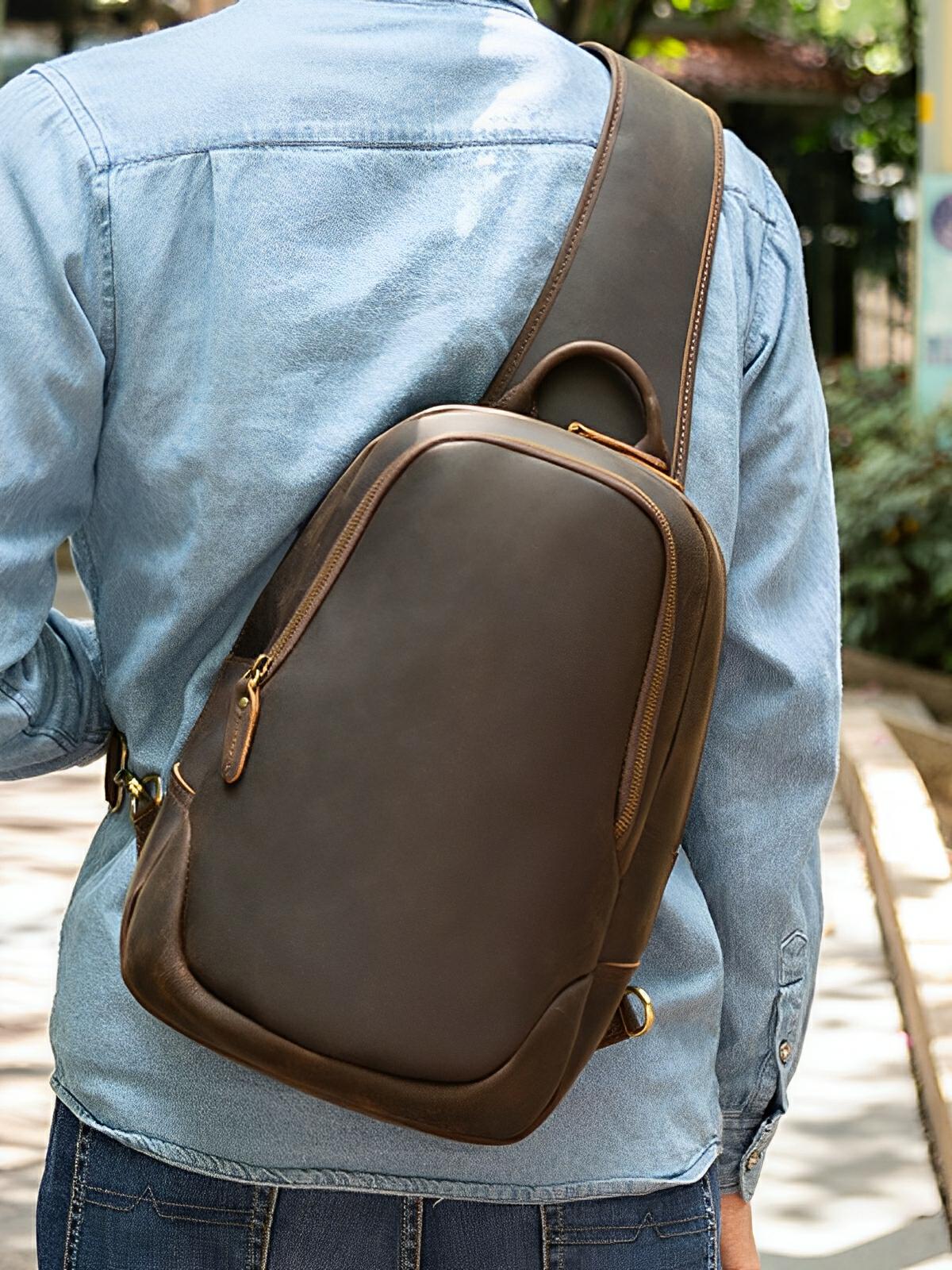 Sacoche d'épaule en cuir, pour l'homme contemporain, USB intégré, modèle Béranger - Sacoche - Café