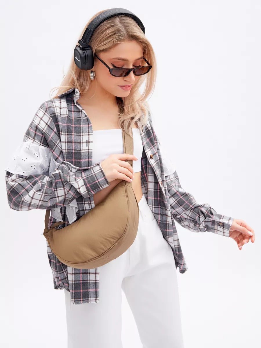 Sacoche nylon femme, sac demi - lune, sac bandoulière léger, sac de poitrine, sac streetwear y2k, modèle Josina - Sacoche - Beige