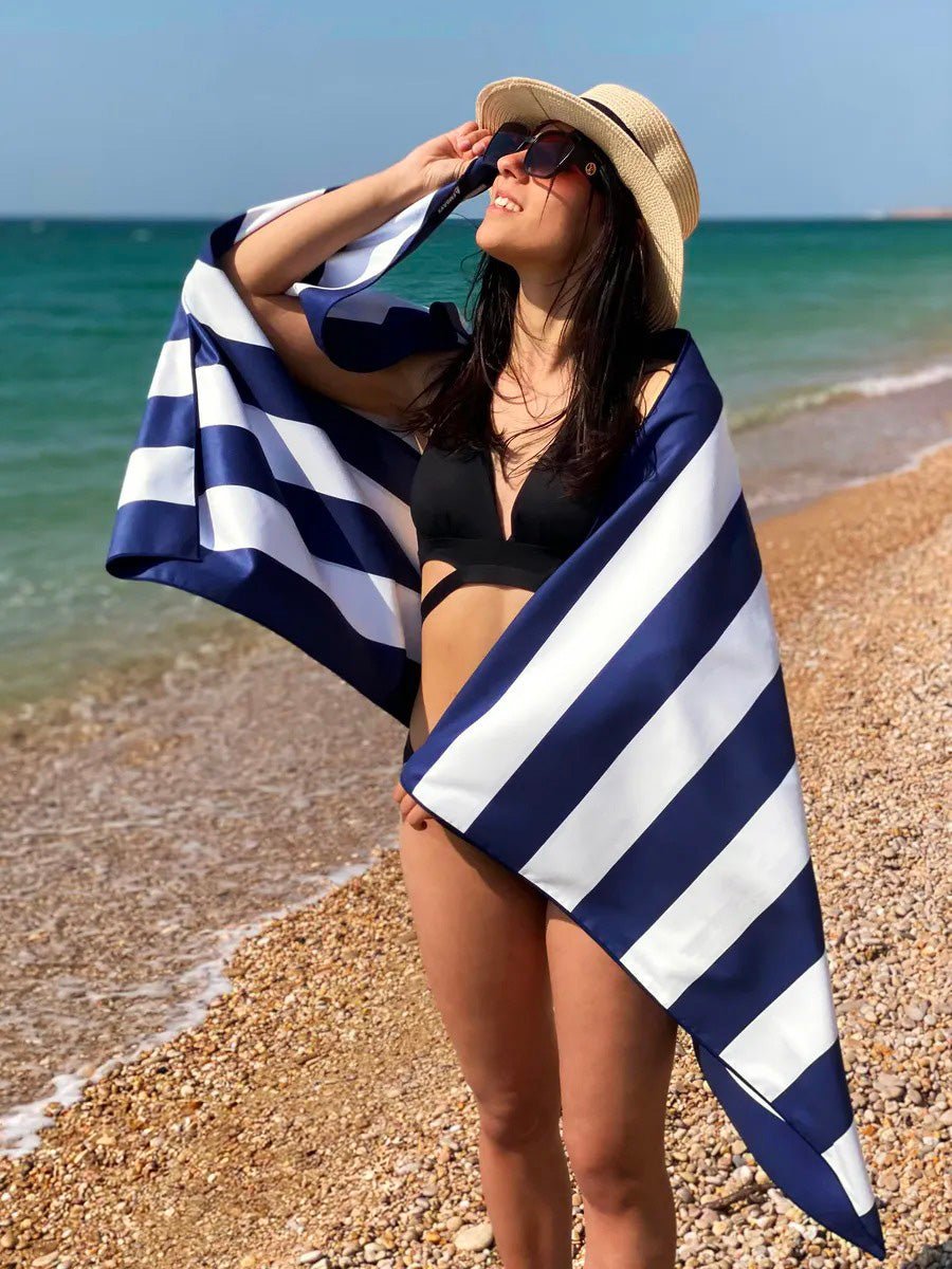 Serviette de plage microfibre, rayée colorée, séchage rapide, légère, 150x70cm, modèle Tynia - Bleu