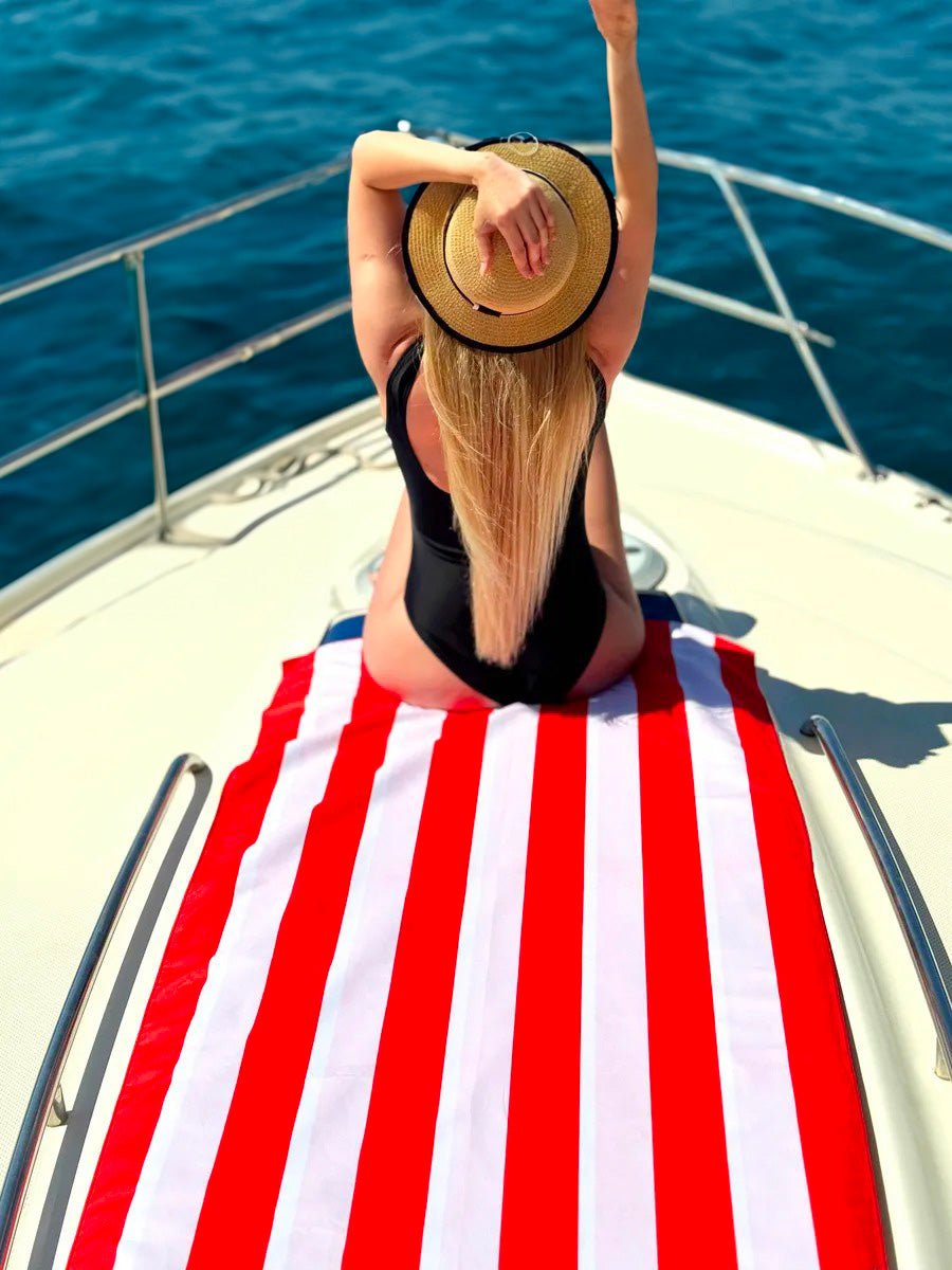 Serviette de plage microfibre, rayée colorée, séchage rapide, légère, 150x70cm, modèle Tynia - Rouge