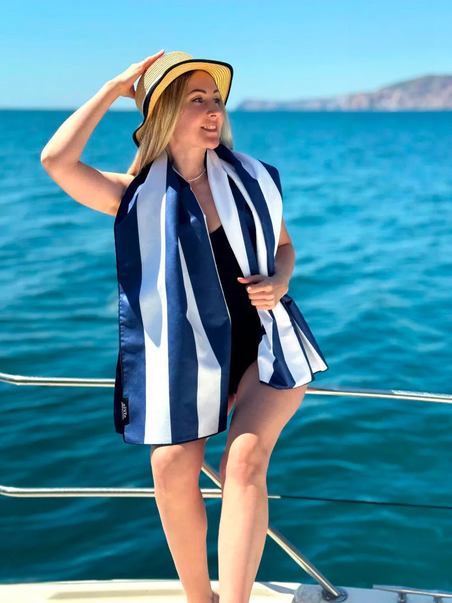 Serviette de plage microfibre, rayée colorée, séchage rapide, légère, 150x70cm, modèle Tynia - Bleu