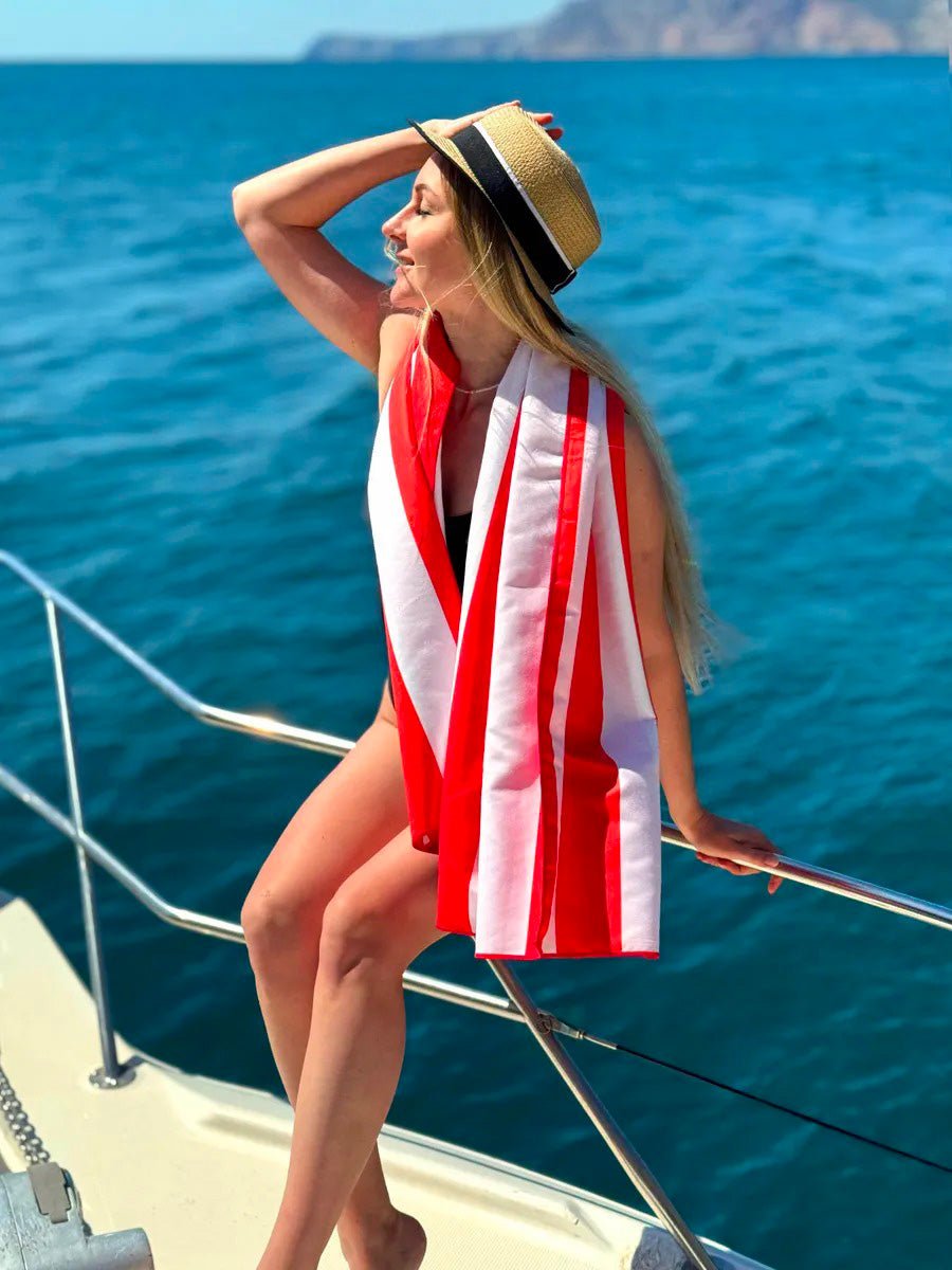 Serviette de plage microfibre, rayée colorée, séchage rapide, légère, 150x70cm, modèle Tynia - Rouge