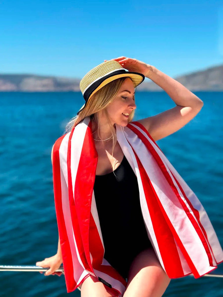 Serviette de plage microfibre, rayée colorée, séchage rapide, légère, 150x70cm, modèle Tynia - Rouge