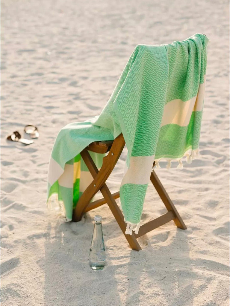 Serviette plage hammam coton, grande taille légère, séchage rapide, motif losange, franges tressées, modèle Ténor - Vert