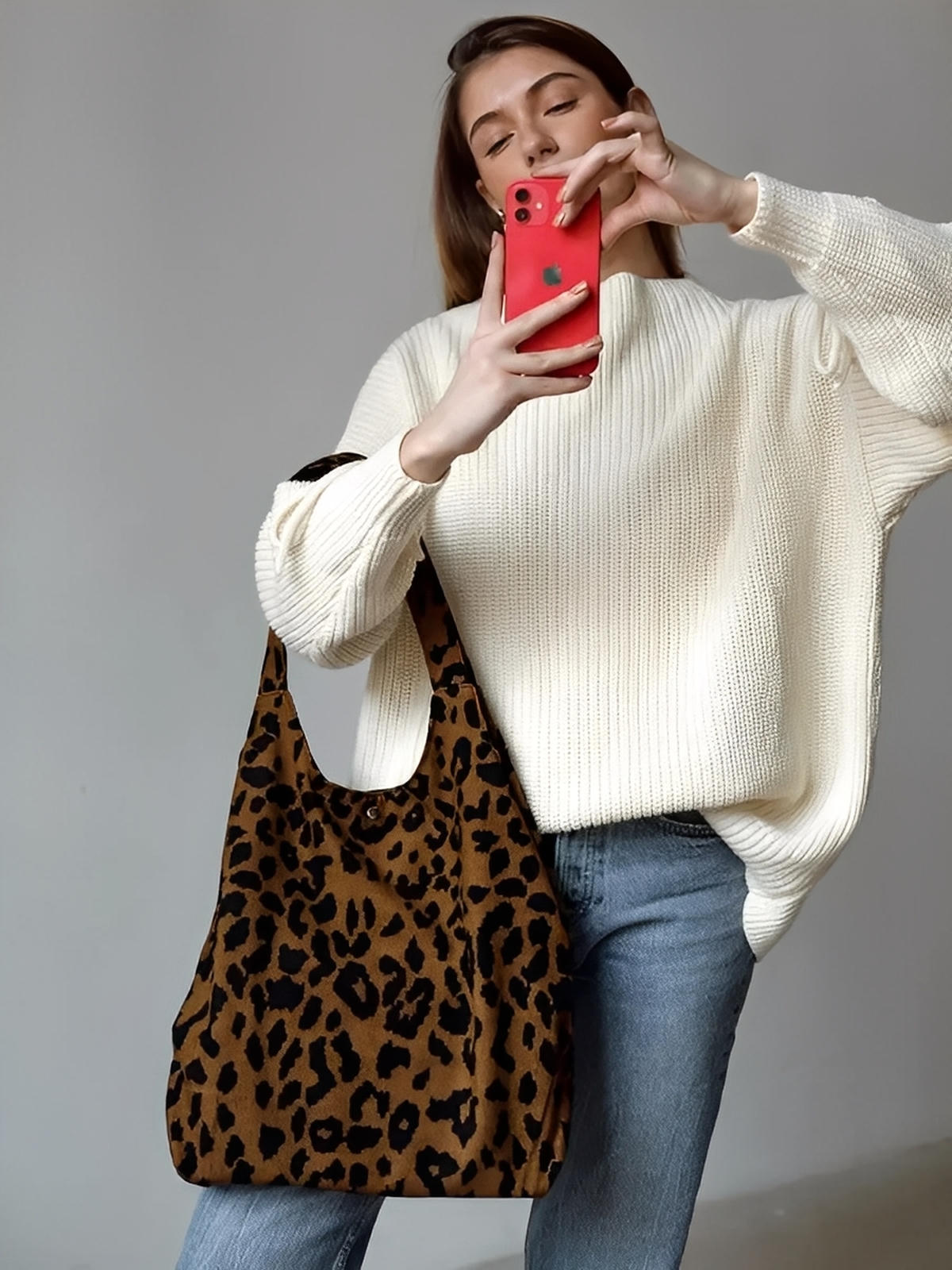 Tote - bag léopard, sac épaule femme, sac de plage velours, sac souple léger, sac imprimé animalier, modèle Aline - Sac à main - Léopard