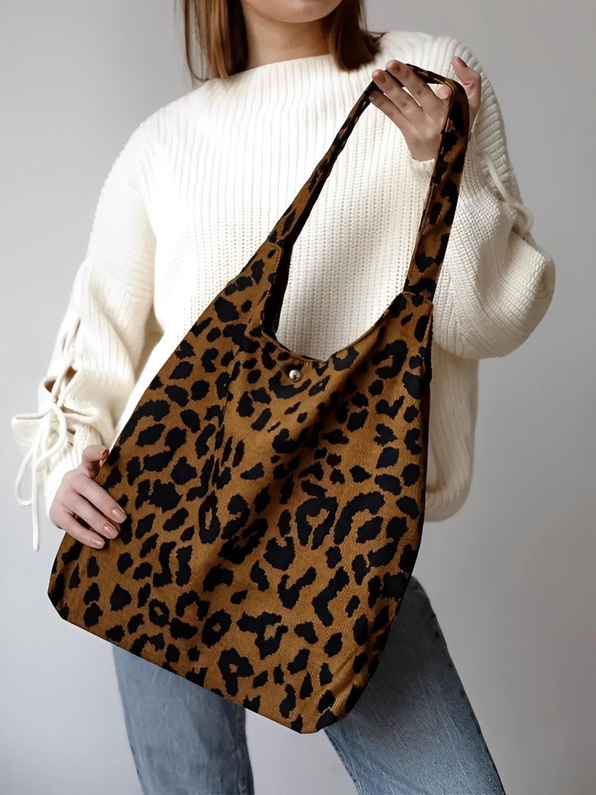 Tote - bag léopard, sac épaule femme, sac de plage velours, sac souple léger, sac imprimé animalier, modèle Aline - Sac à main - Léopard
