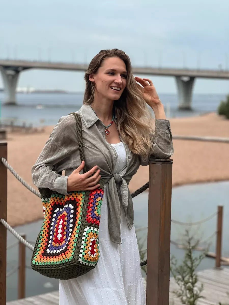 Tote - bag sac crochet multicolore, cabas bohème, sac épaule souple, tote bag vintage, sac vert à anses longues, modèle Amanda - Sac à main - Multicolore