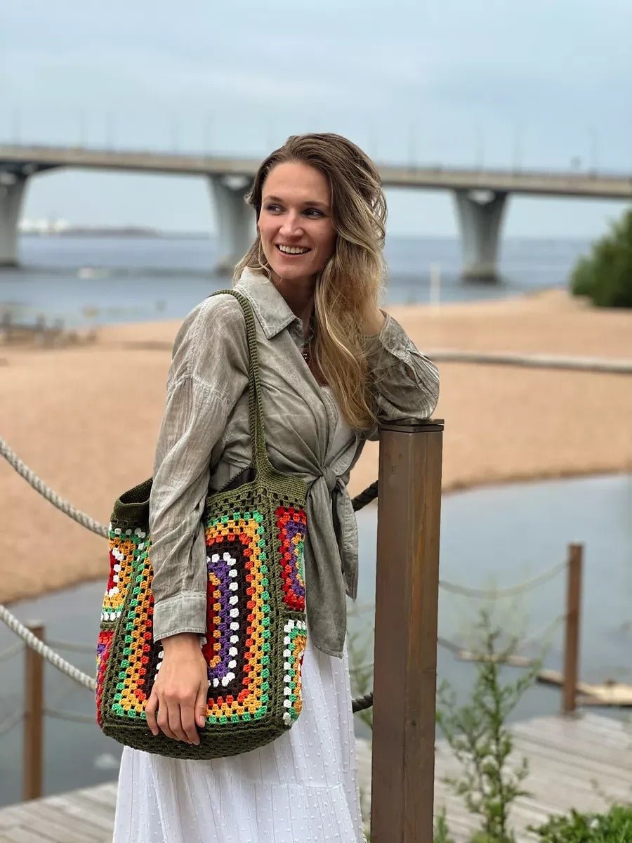 Tote - bag sac crochet multicolore, cabas bohème, sac épaule souple, tote bag vintage, sac vert à anses longues, modèle Amanda - Sac à main - Multicolore